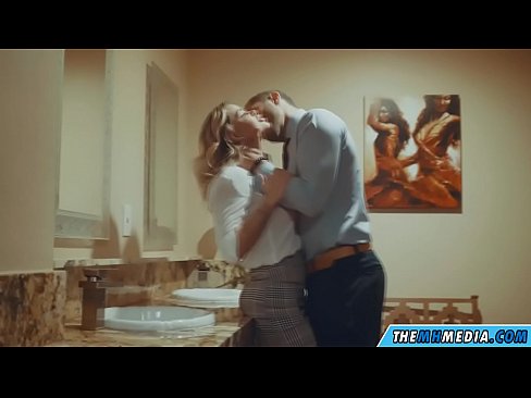 ❤️ ווען אַ באַסטי בלאָנדע סידוס איר אין אַ ציבור אָפּטריט אַנאַל ווידעא ביי אונדז ❤
